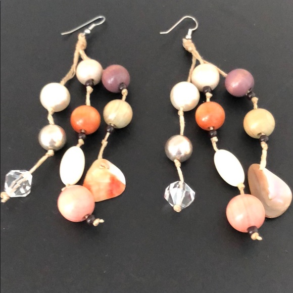 VINTAGE PIERCED BOHEMIAN INSPIRED BEAD EARRINGS - Picture 7 of 8